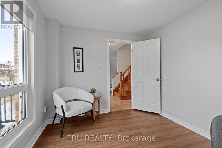 29611395/256-hoylake-crescent/bilberry-creekqueenswood-heights/ottawa/ontario/K1E2M8_11