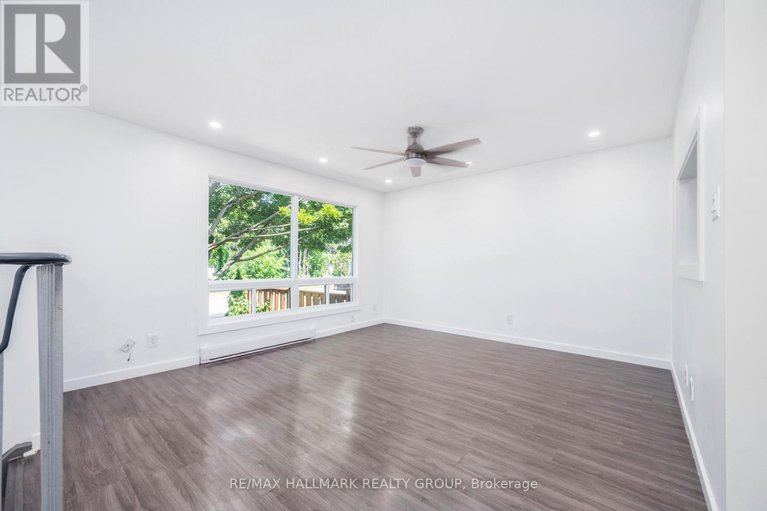 28653578/m-15-banner-road/sheahan-estatestrend-village/ottawa/ontario/K2H8T3_6