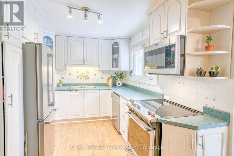 29083741/12-oakview-avenue/meadowlandscrestview/ottawa/ontario/K2G3A1_13