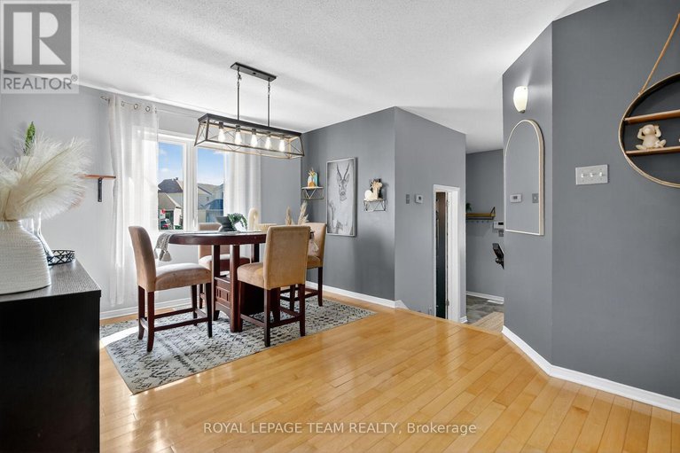 28882622/2001-dunollie-crescent/morgans-grantsouth-march/ottawa/ontario/K2W1H5_7