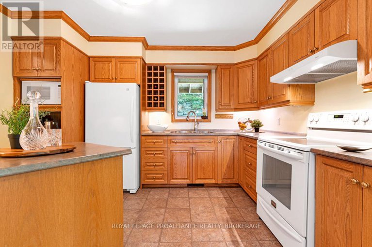 28457440/399-hardwood-ridge/lanark-highlands-dalhousie-twp/lanark-highlands/ontario/K0G1K0_13