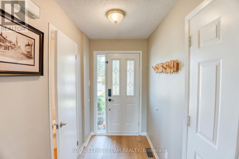 28961460/3-springtree-place/bridlewood/ottawa/ontario/K2M2H5_3