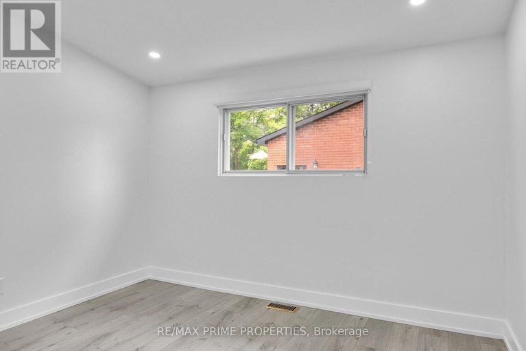 29378490/1035-connery-avenue/elmvale-acresurbandale/ottawa/ontario/K1G2N9_19