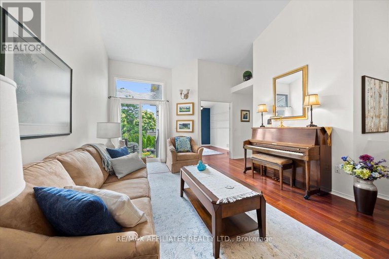 28528939/1244-foxborough-private-e/beaconwood/ottawa/ontario/K1J1E2_19