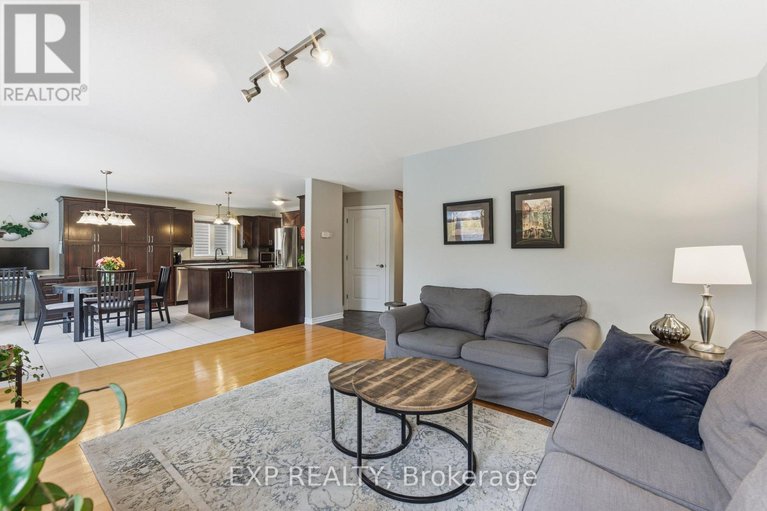 29033909/17-olde-towne-avenue/village-of-russell/russell/ontario/K4R0A5_15