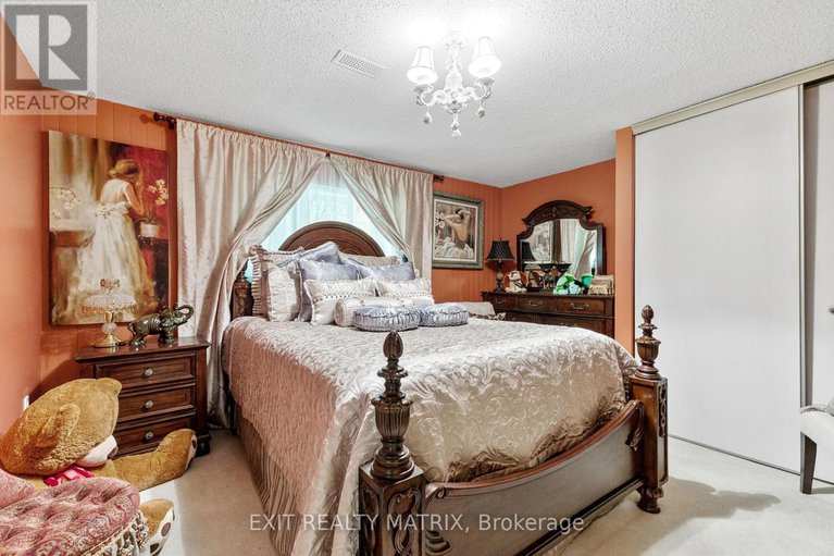 29019444/1100-moffatt-drive/cumberland-ridge/ottawa/ontario/K4C1B7_30