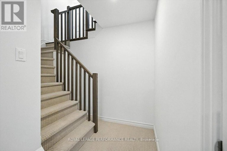 28605726/665-cordelette-circle-w/mer-bleuebradley-estatesanderson-park/ottawa/ontario/K1W0P2_35