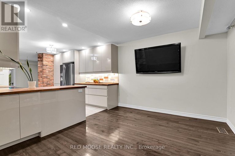 28966655/21-ramsgate-private/mooneys-bayriverside-park/ottawa/ontario/K1V8M4_13