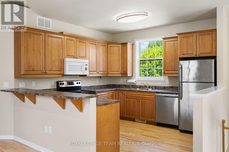 28382837/2911-ahearn-avenue/britannia/ottawa/ontario/K2B7A1_7