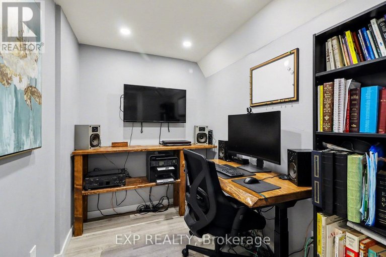 29648616/860-oat-straw-way/leitrim/ottawa/ontario/K1T0M2_21