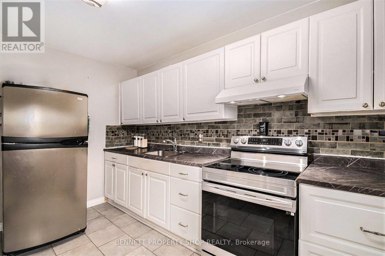 28615041/57-1707-meadowbrook-road/pineview/ottawa/ontario/K1B4W6_3