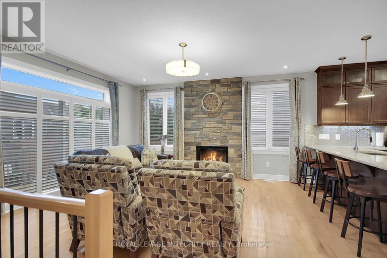 28830742/15-york-crossing/village-of-russell/russell/ontario/K4R0C4_11