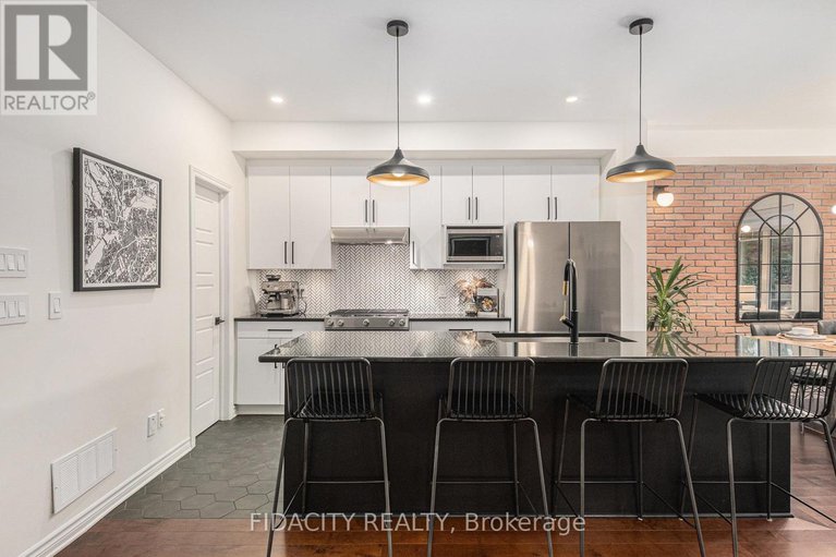 28972715/648-vivera-place/fringewood/ottawa/ontario/K2S2N1_3