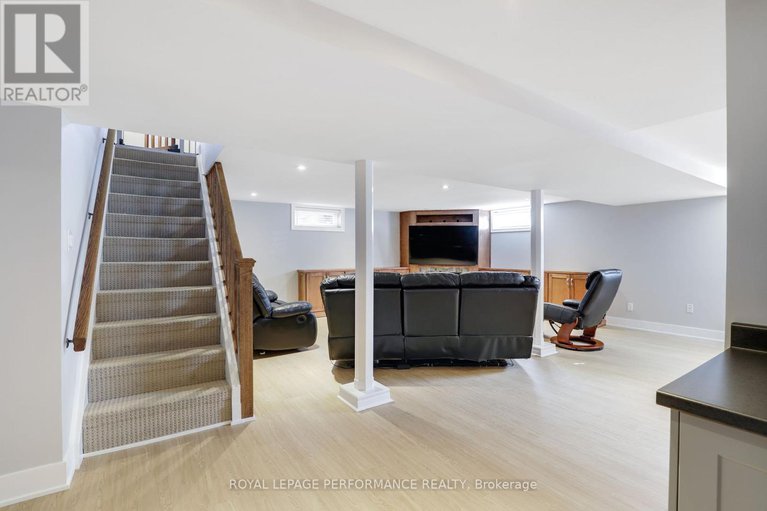 28924054/1347-highgate-road/parkway-park/ottawa/ontario/K2C2Y5_22