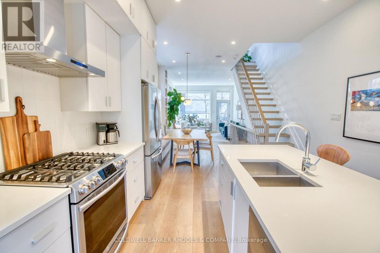 29579172/103a-stirling-avenue/hintonburg/ottawa/ontario/K1Y1P9_13