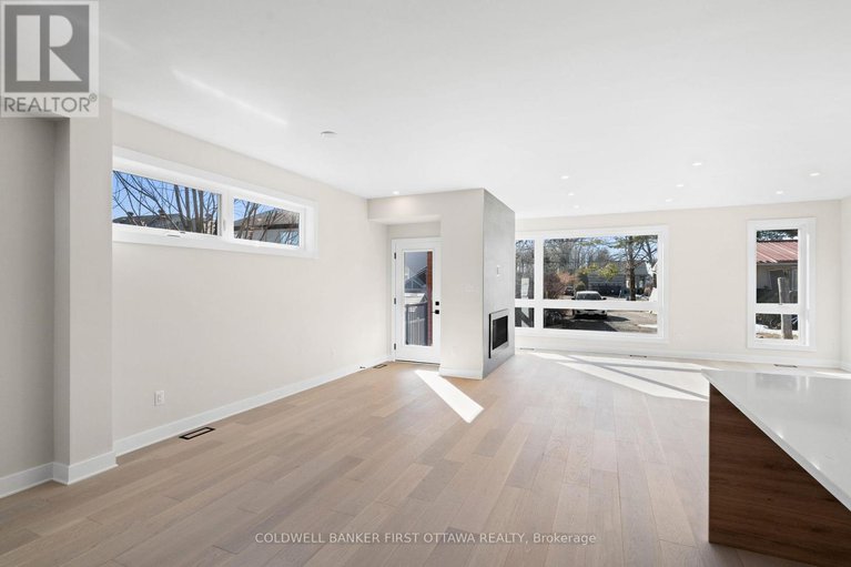 28450244/279-enclave-walk/mer-bleuebradley-estatesanderson-park/ottawa/ontario/K1W0J5_17