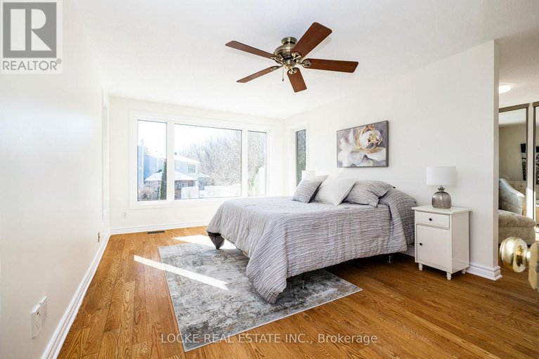 29535443/1404-forest-valley-drive/chapel-hill/ottawa/ontario/K1C5M8_22