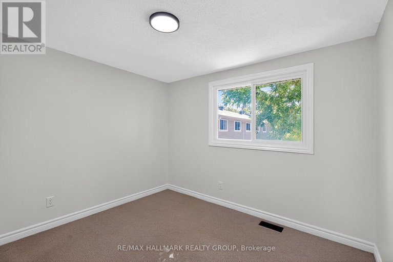 29036689/3921c-old-richmond-road/arbeatha-park/ottawa/ontario/K2H8T9_24