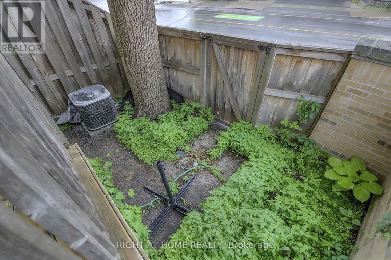 28454750/575-old-st-patrick-street/lower-town/ottawa/ontario/K1N9H5_41