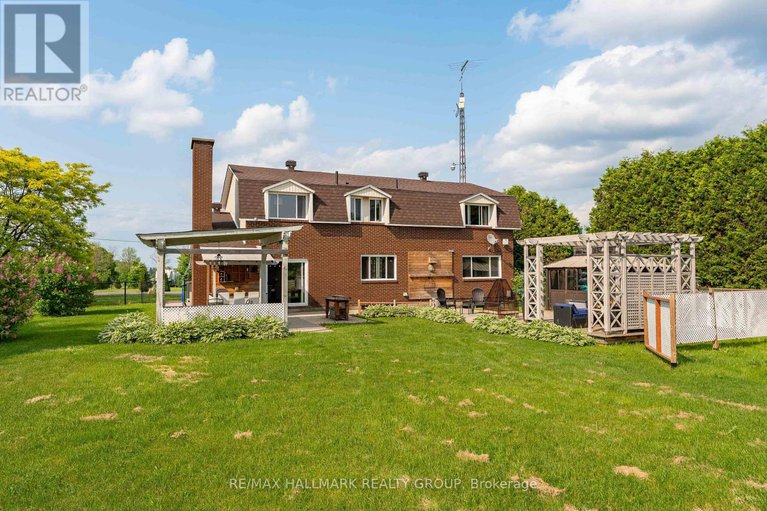 28470245/2914-pattee-road-e/east-hawkesbury-twp/east-hawkesbury/ontario/K6A2R2_22