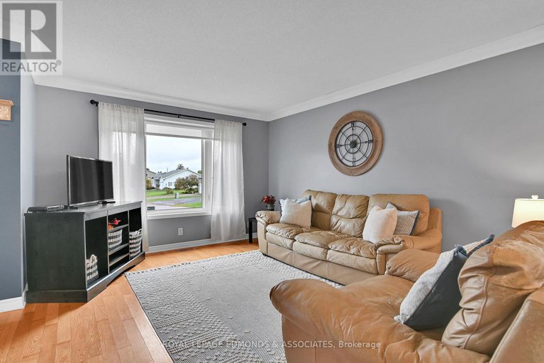 28381416/91-haramis-drive/renfrew/renfrew/ontario/K7V4M4_6