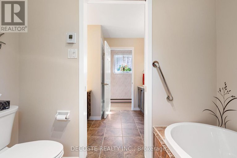 28905989/3527-county-road-34-road/champlain-twp/champlain/ontario/K0B1R0_21