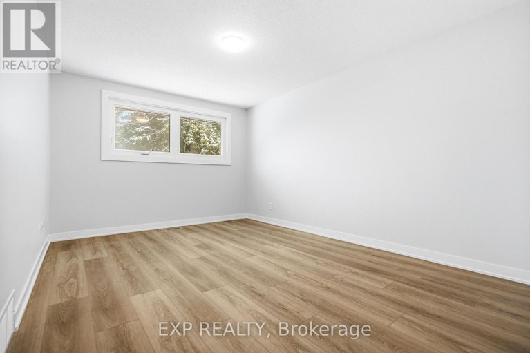 29496832/46-charkay-street/borden-farmstewart-farmcarleton-heightsparkwood-hills/ottawa/ontario/K2E5N4_18