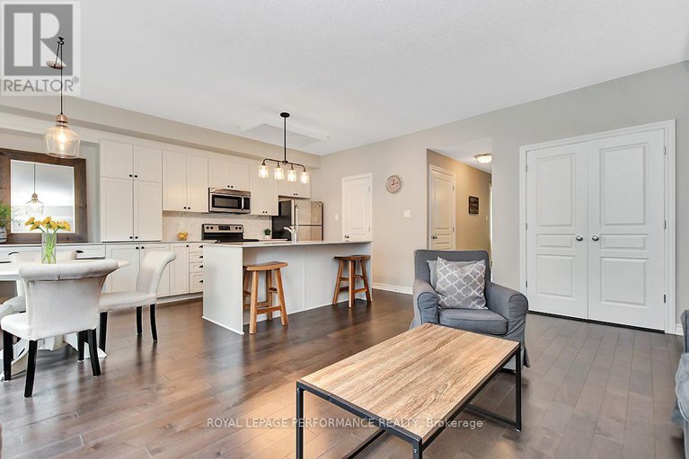 28641852/2-66a-tipperary-private/longfields/ottawa/ontario/K2J2T3_5
