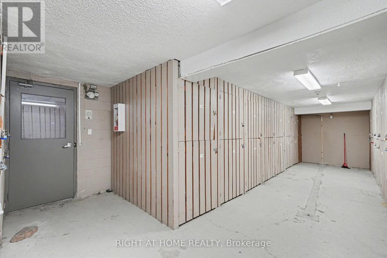 29439108/121-12-corkstown-road/lakeview-park/ottawa/ontario/K2H5B3_26