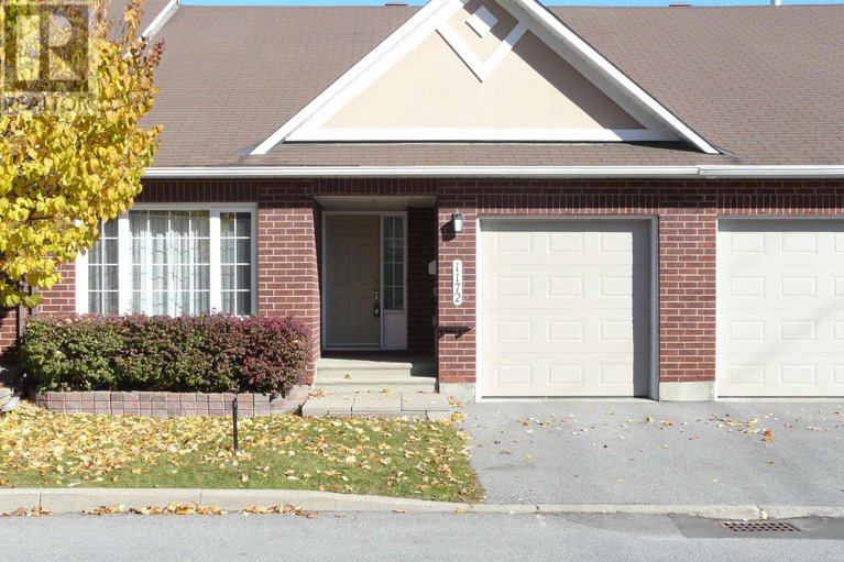29043217/1172-foxborough-private/beaconwood/ottawa/ontario/K1J1E2_1
