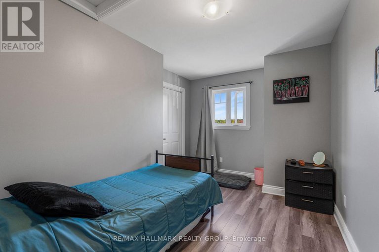 28931407/285-306-masters-lane/town-of-rockland/clarence-rockland/ontario/K4K0L3_20