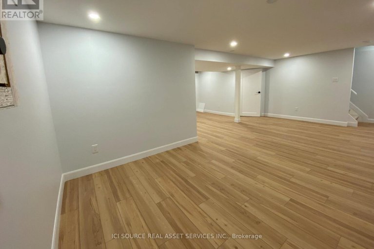 29074173/15-scharf-lane/glencairnhazeldean/ottawa/ontario/K2L2K3_35