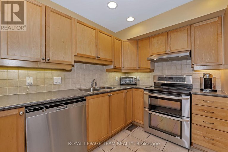 28207035/5-drysdale-street/beaverbrook/ottawa/ontario/K2K3L3_16