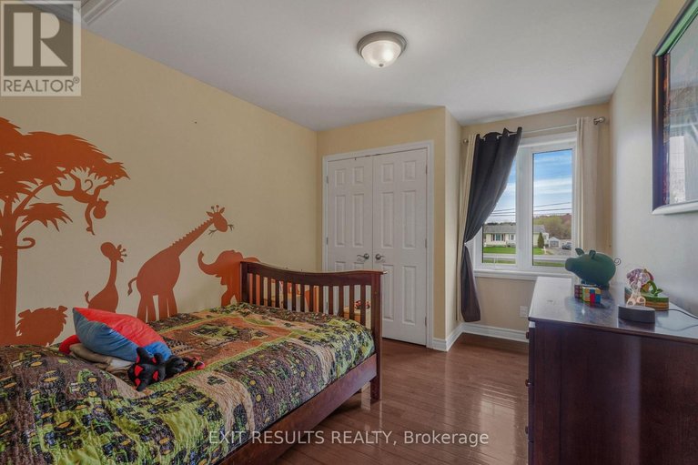 29689053/1887-champlain-street-e/clarencerockland-twp/clarence-rockland/ontario/K0A1N0_21