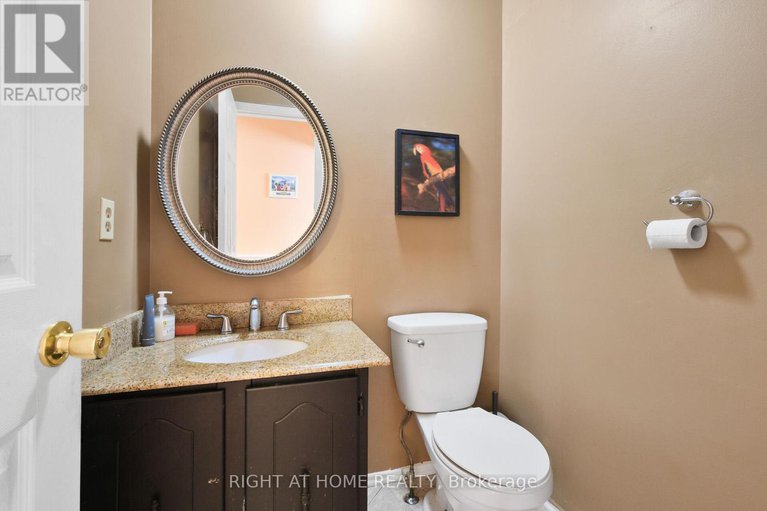 28221078/6104-vineyard-drive/convent-glen/ottawa/ontario/K1C2K2_18