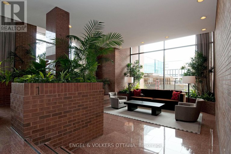 28816365/503-40-boteler-street/lower-townbyward-market/ottawa/ontario/K1N9C8_4
