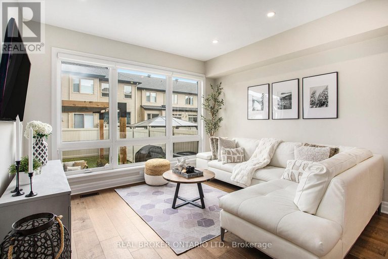 28928628/767-cairn-crescent/mer-bleuebradley-estatesanderson-park/ottawa/ontario/K1W0P4_5