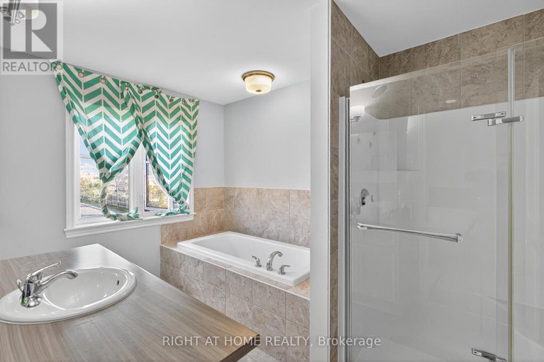 29032255/772-cedar-creek-drive/blossom-parkkemp-parkfindlay-creek/ottawa/ontario/K1T0B2_18