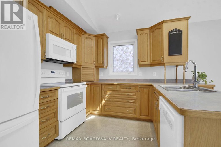 29638763/6658-benoit-street/chateauneuf/ottawa/ontario/K1C1J6_11