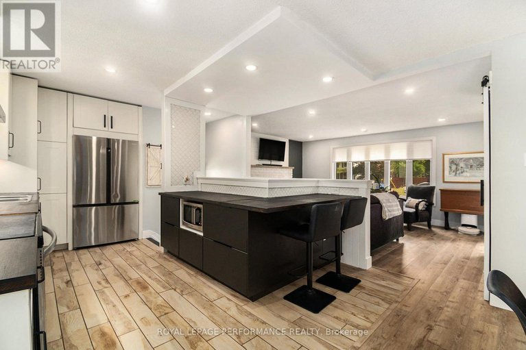 28814583/934-galaxie-avenue/navan/ottawa/ontario/K4B1M5_12