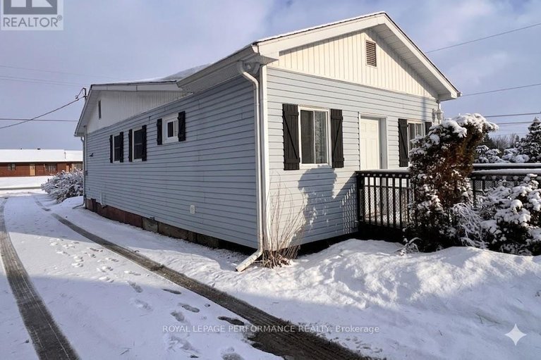 29504497/2082-sandy-hill-road/lorignal/champlain/ontario/K0B1K0_2