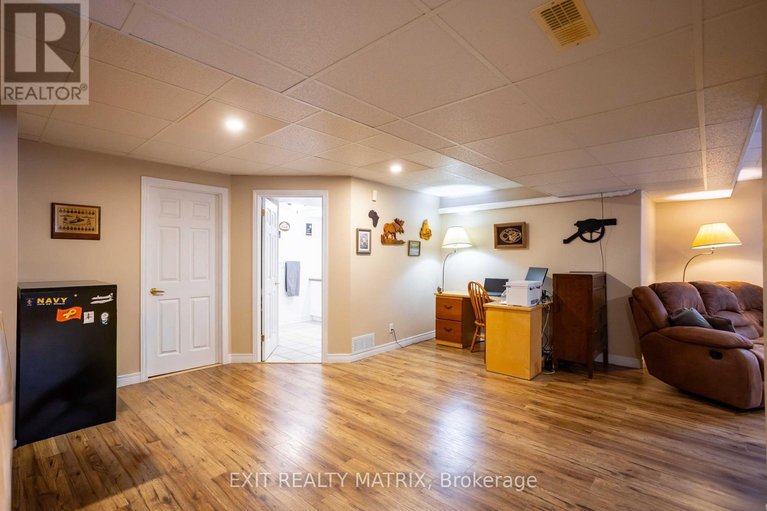 29607384/2468-gagne-road/clarencerockland-twp/clarence-rockland/ontario/K0A2A0_27