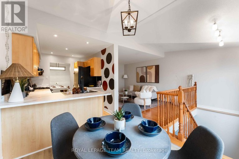 29128834/246-tandalee-crescent/emerald-meadowstrailwest/ottawa/ontario/K2M0A1_14