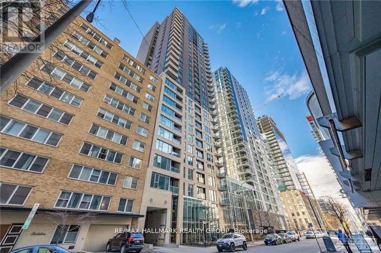 28828287/2003-40-nepean-street/ottawa-centre/ottawa/ontario/K2P0X5_1