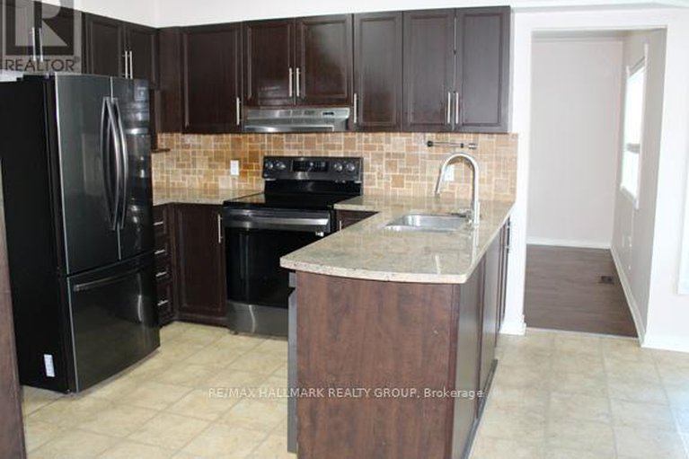 28470915/47-emerald-meadows-drive/emerald-meadowstrailwest/ottawa/ontario/K2M2L5_11