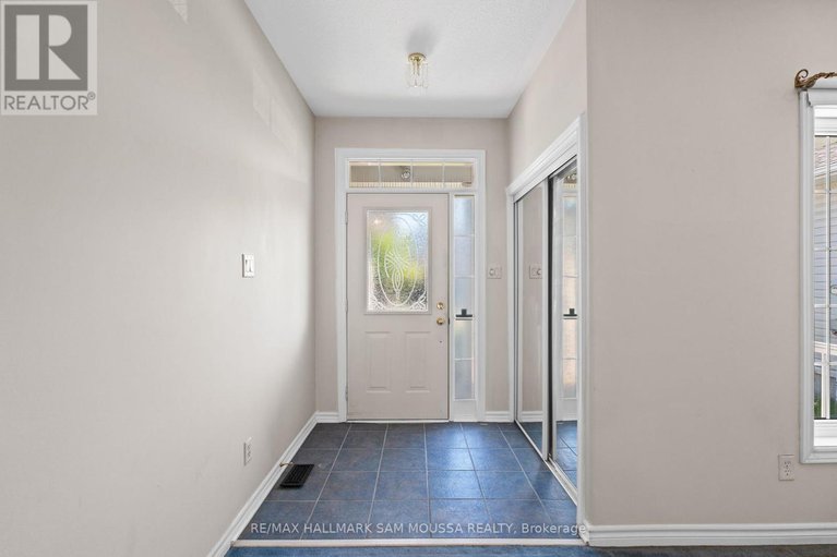 28402099/731-vermillion-drive/riverside-southgloucester-glen/ottawa/ontario/K1V1V9_4