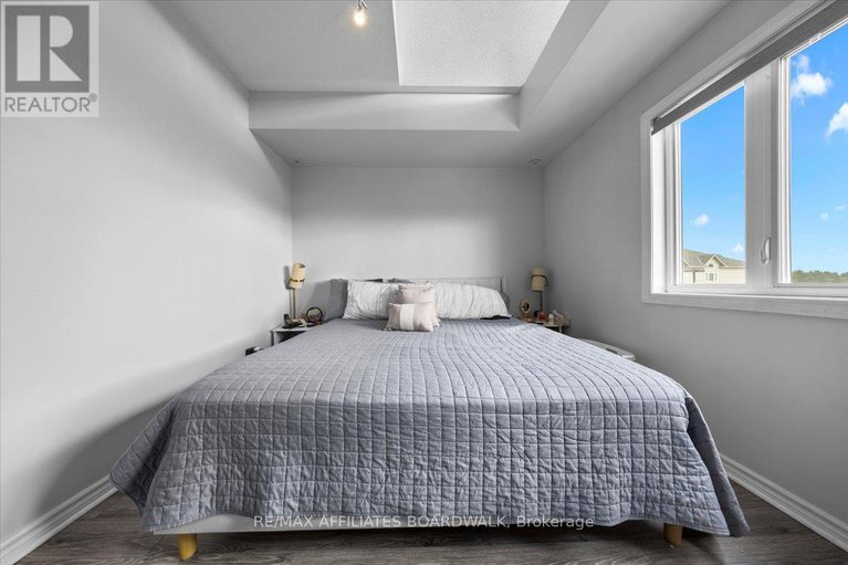 28353467/i-241-crestway-crescent-drive/barrhaven-east/ottawa/ontario/K2G0A9_15