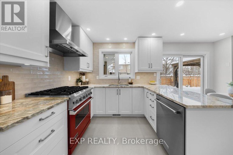 29294454/18-ivylea-street/craig-henrywoodvale/ottawa/ontario/K2G4X5_12