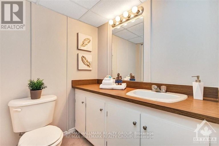 29402068/2036-kings-grove-crescent/beacon-hill-north/ottawa/ontario/K1J6G1_23