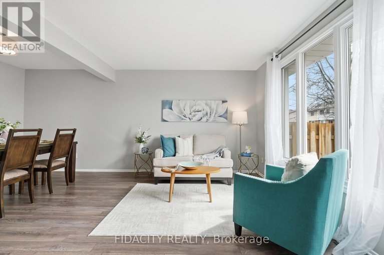 29621075/31-16-glencoe-street/arlington-woods/ottawa/ontario/K2H8S6_18